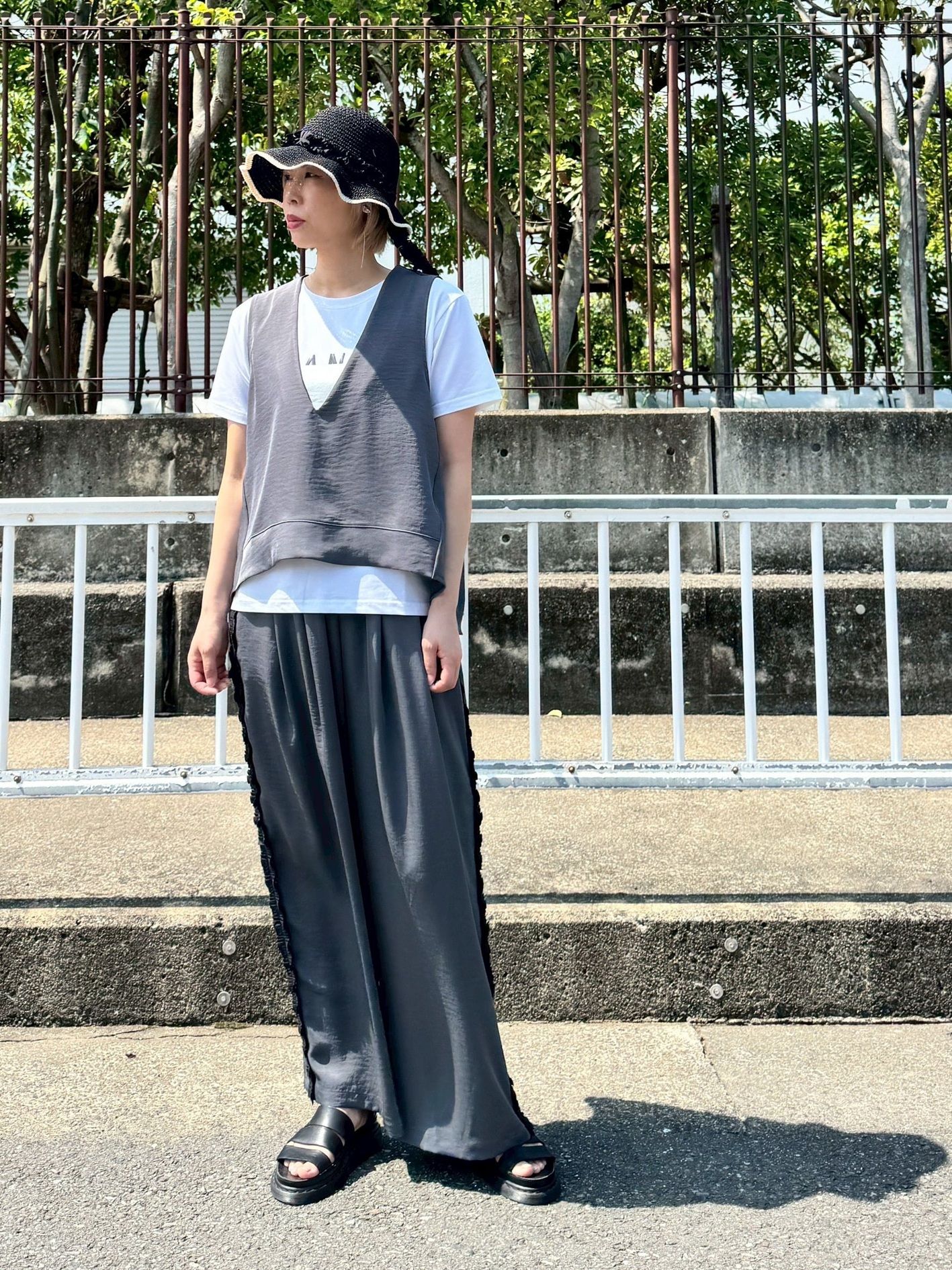 ヴィンテージサテンサイドフリルパンツ チャコール