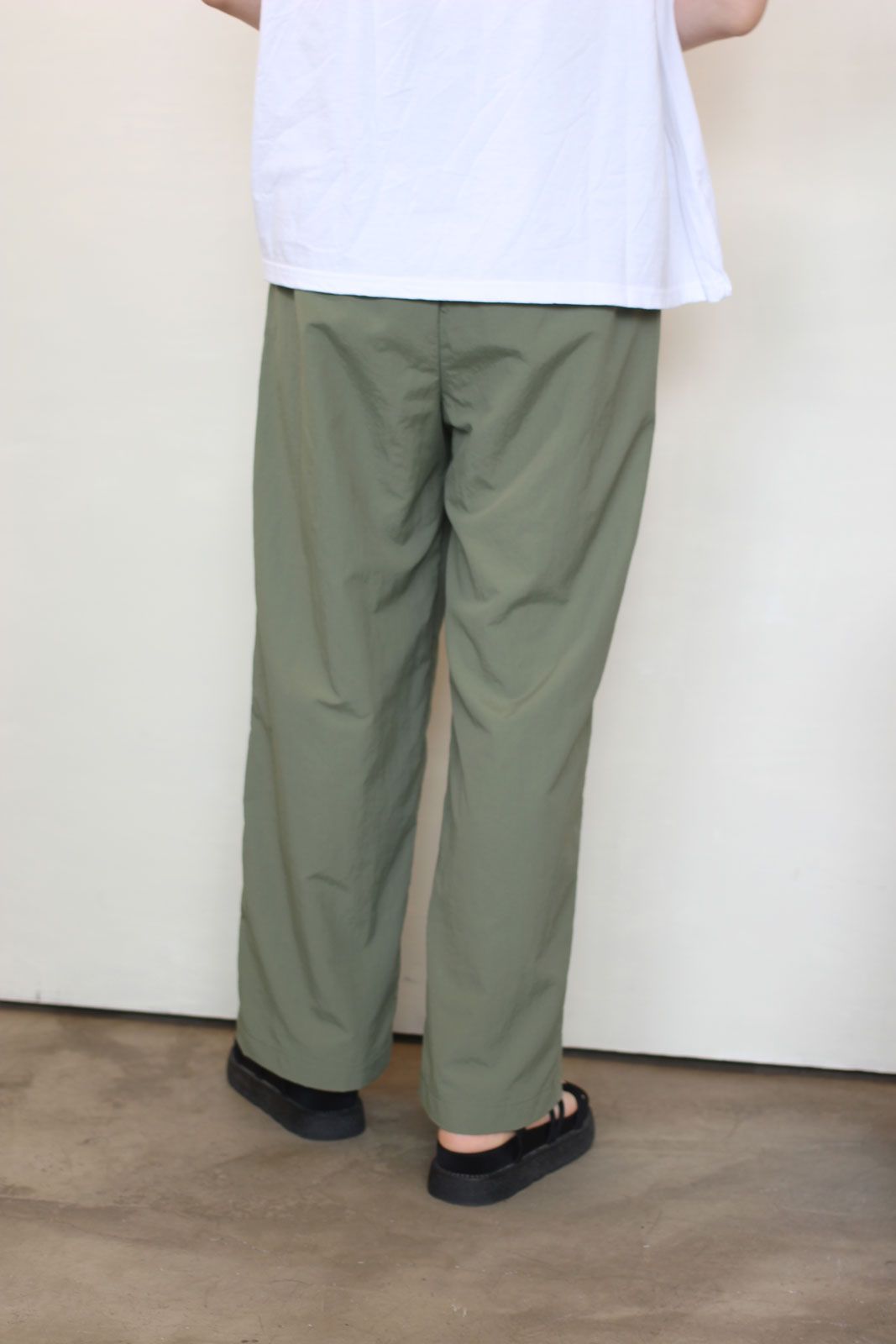 ヴィンテージナイロンウエストドロストワイドパンツ カーキ