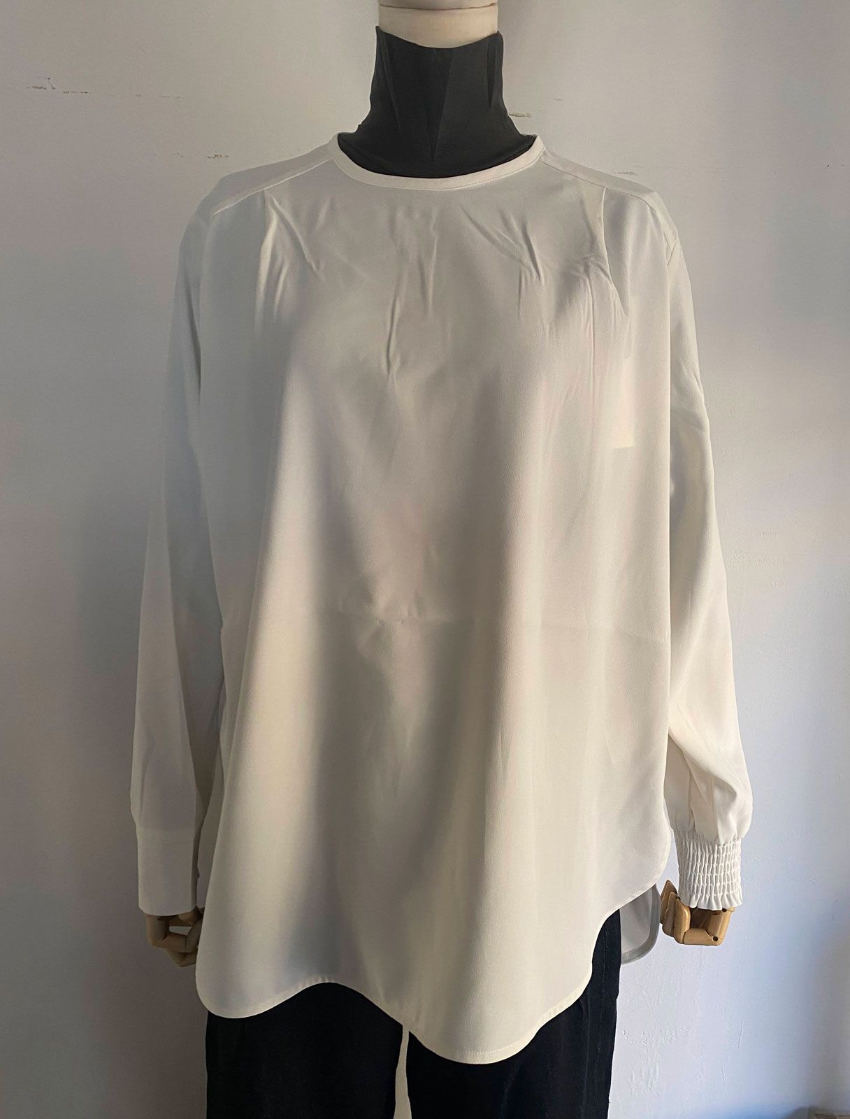 ストレッチジョーゼット 万能ブラウス オフホワイト