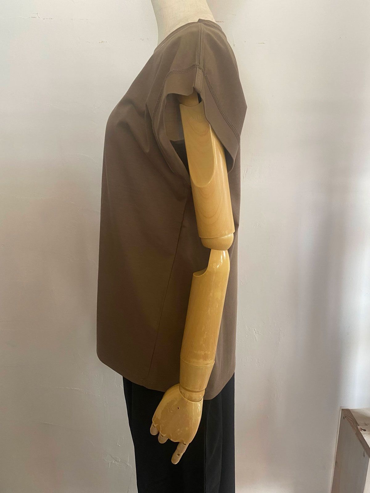 刺繍ロゴ入りカットT ブラウン