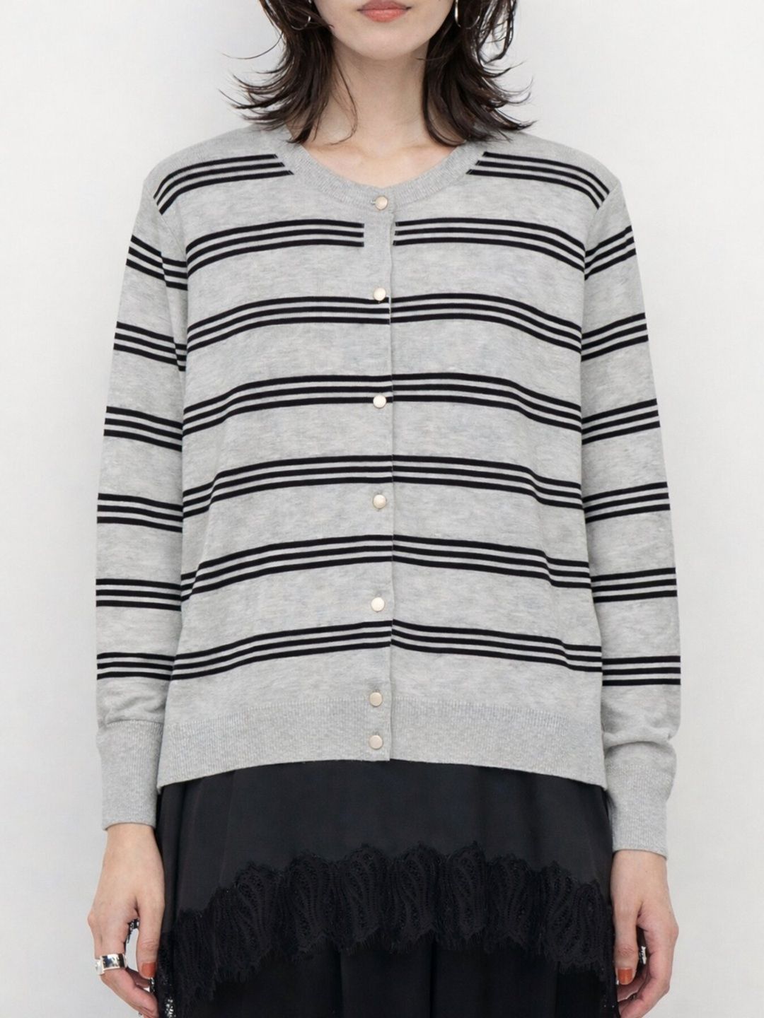 [9263-694GS] ミニマルクルーネックCDトップス ブラック