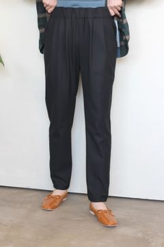 コスミカルウォーム裏起毛タックテーパードパンツ ブラック