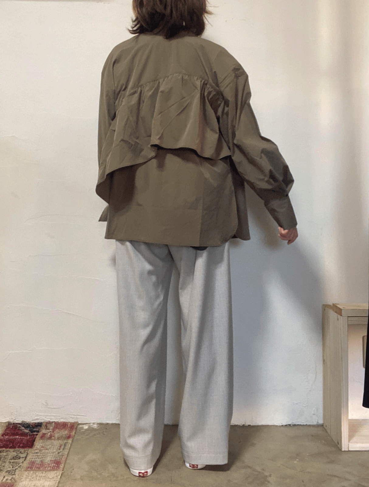 ポリエステルブロード フリルシャツ カーキ