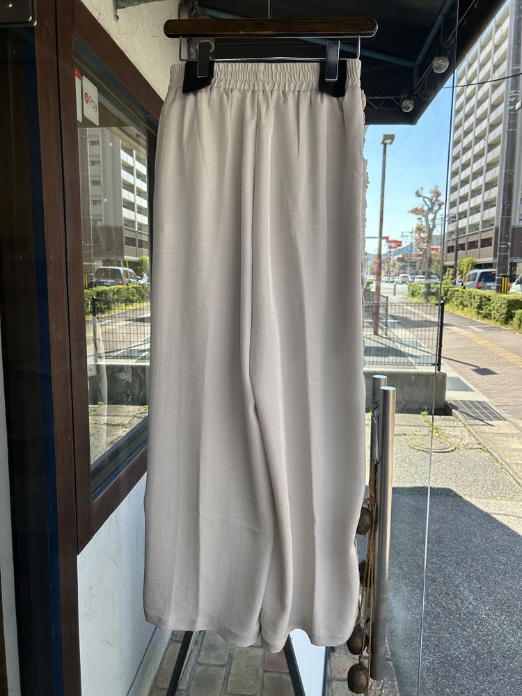 ヴィンテージサテンサイドフリルパンツ グレージュ