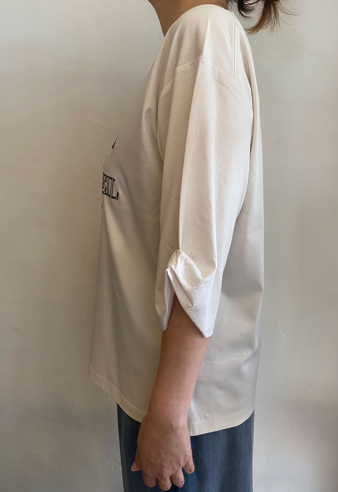 刺繍ロゴTシャツ アイボリー