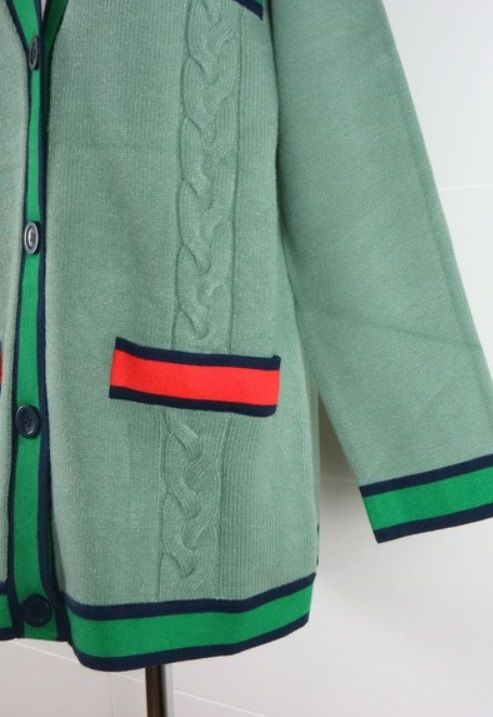 ラインVカーディガン グリーン