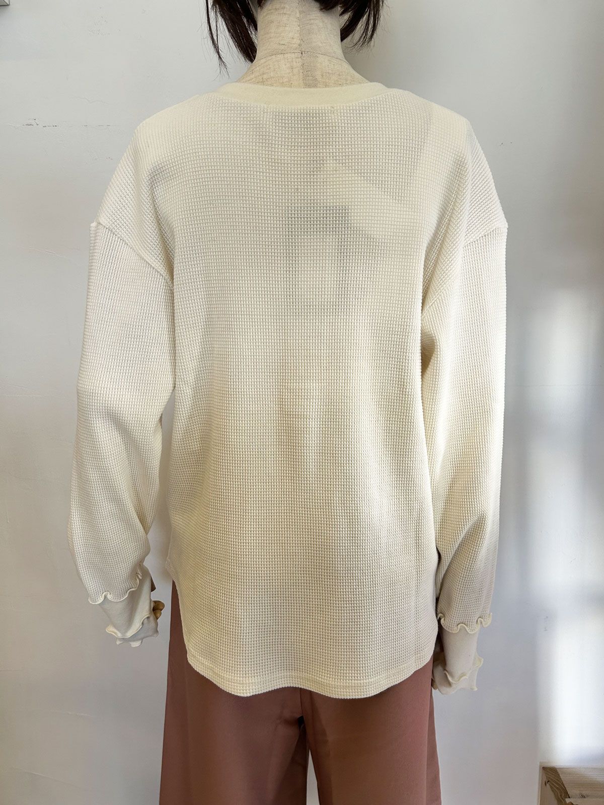 TORAワッフルヘンリーネックトップス アイボリー