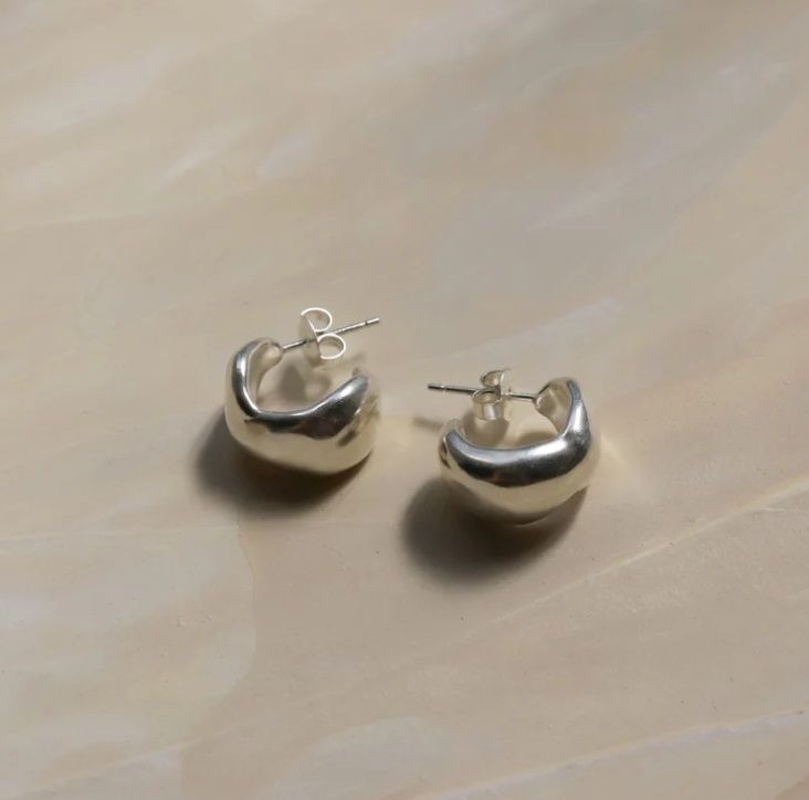 プラムピアス シルバー