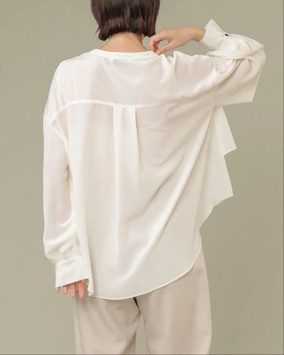 ヴィーナスデシンフラップブラウス オフホワイト