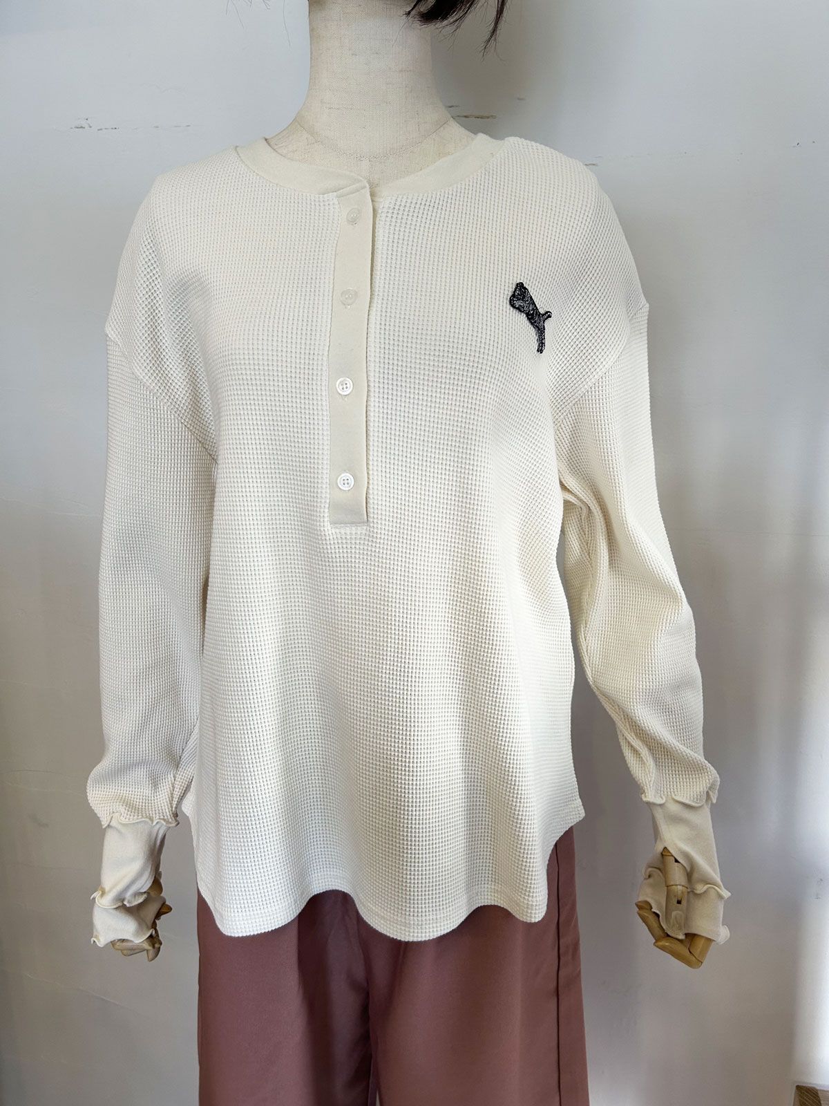 TORAワッフルヘンリーネックトップス アイボリー