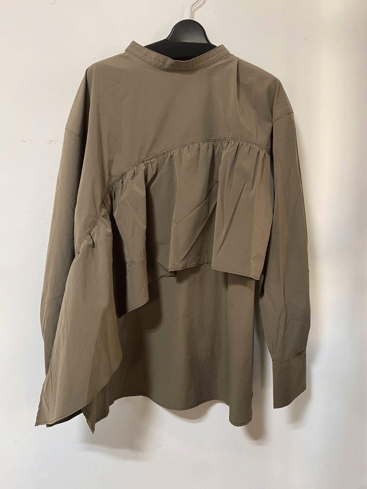 ポリエステルブロード フリルシャツ カーキ