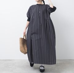 タイプライターストライプハンドベルワンピース ブラックxチャコール