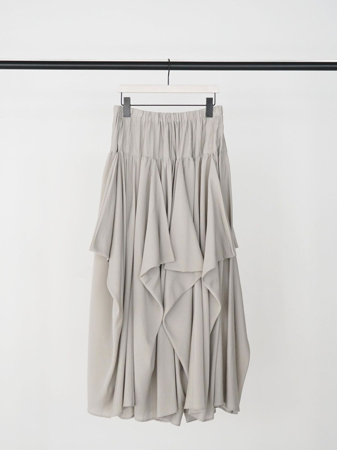 [2263-638NH] ドレーピングフォルムSK ライトグレー