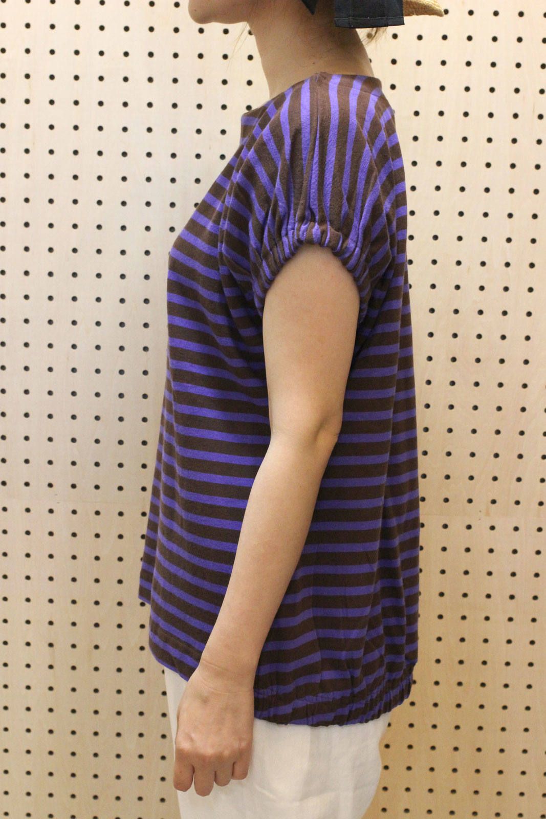 ギャザーフレンチスリーブTシャツ ブラウンxブルーパープル