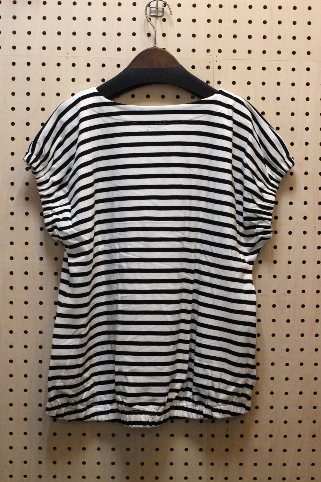 ギャザーフレンチスリーブTシャツ オフホワイトxブラック