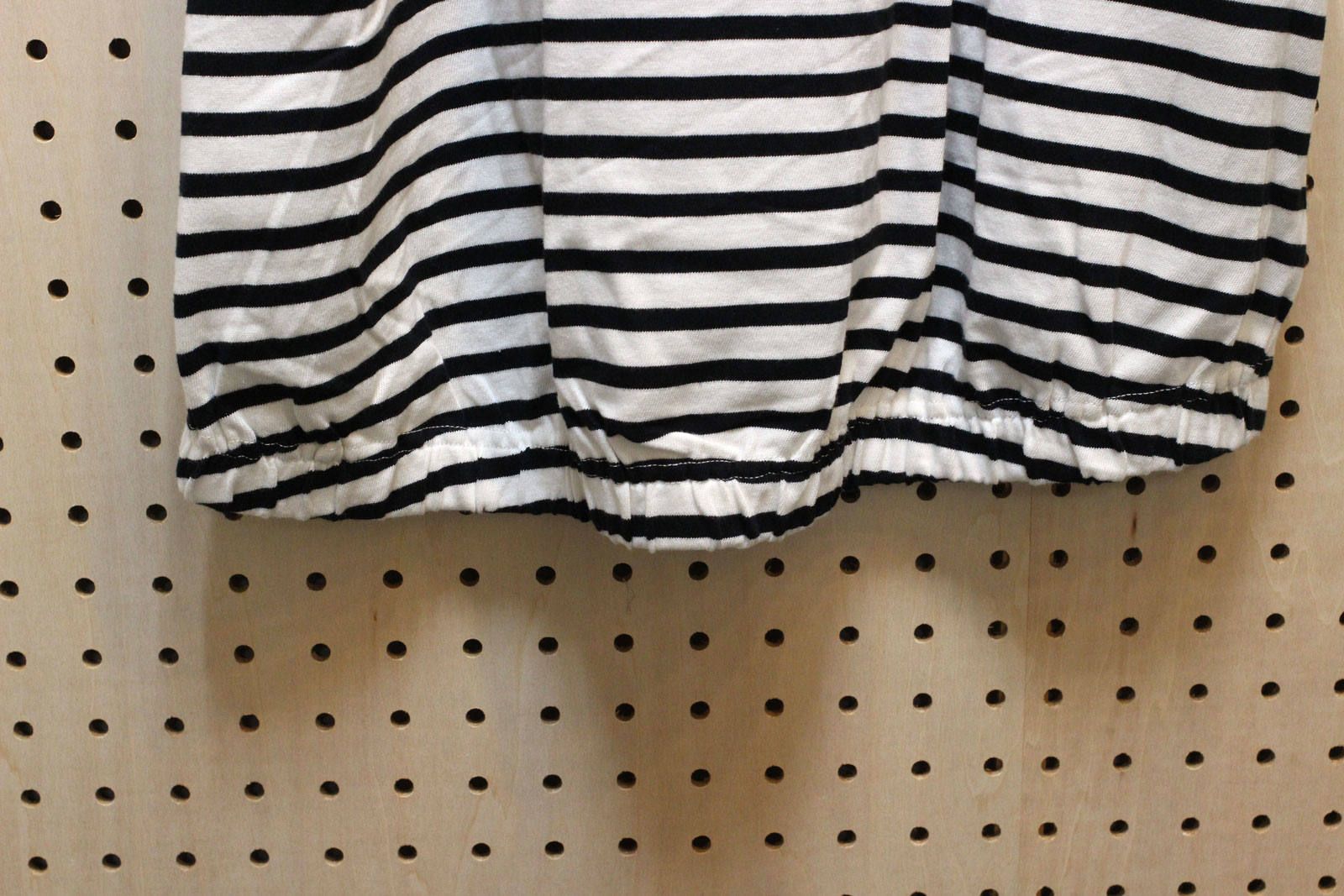 ギャザーフレンチスリーブTシャツ オフホワイトxブラック