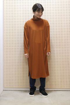 ハイネックスリットワンピース キャメル