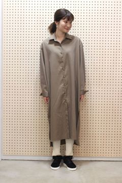 シャツワンピース