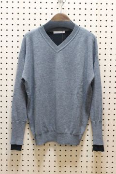 袋ジャカートVネックニット グレー
