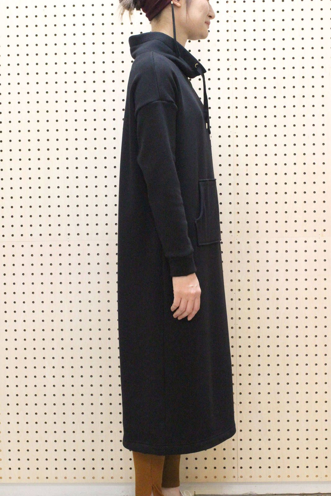 ボンバーヒートパーカーワンピース ブラック