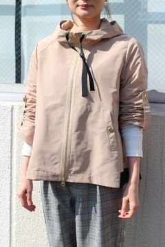 メモリーグログラン後ろギャザーブルゾン ベージュ