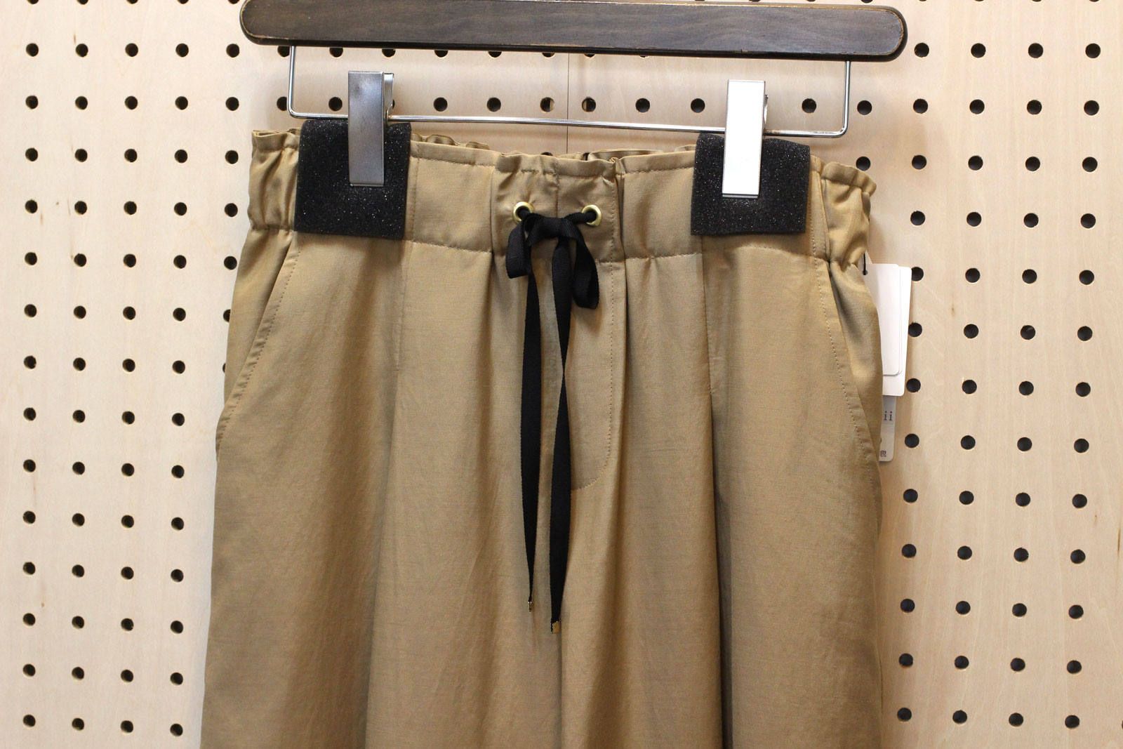 フロスターツイルウエストゴムワイドパンツ ベージュ