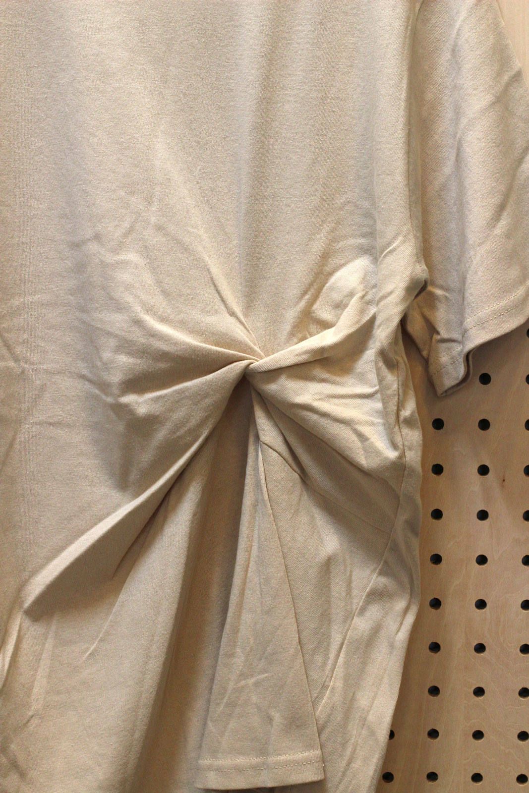 ツイストTシャツ ベージュ