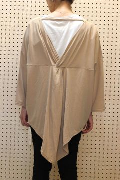 バックツイストトップス