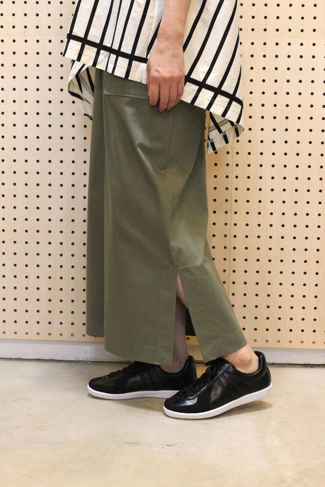 綿麻ツイルストレッチロングタイトスカート カーキ