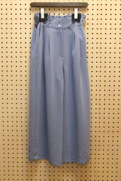 月ボタンワイドパンツ サックス