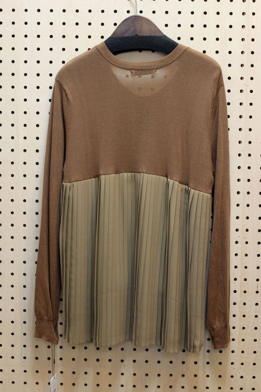 バックシフォンプリーツラウンドネックカーディガン ブラウン