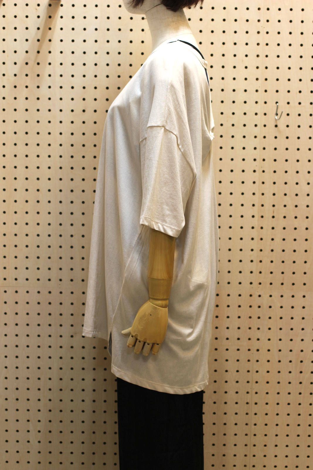バックツイストTシャツ ブラウン