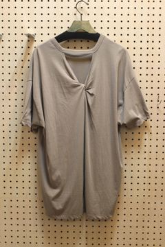 バックツイストTシャツ ブラウン