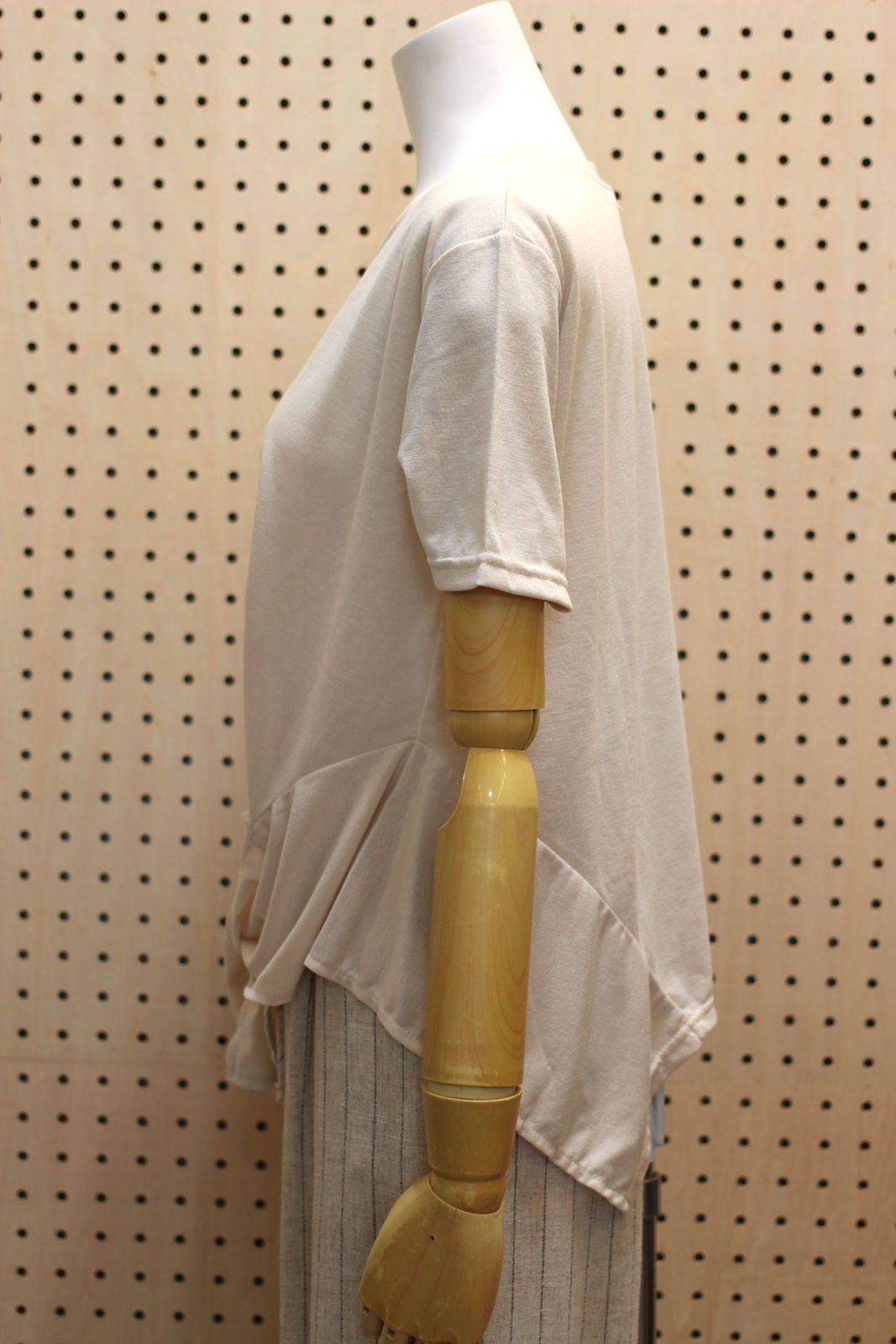 前結びTシャツ ベージュ