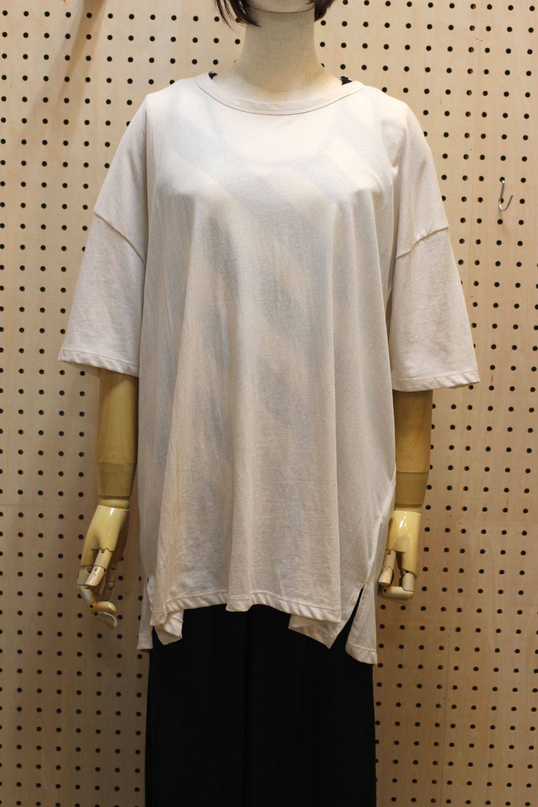 バックツイストTシャツ ブラウン
