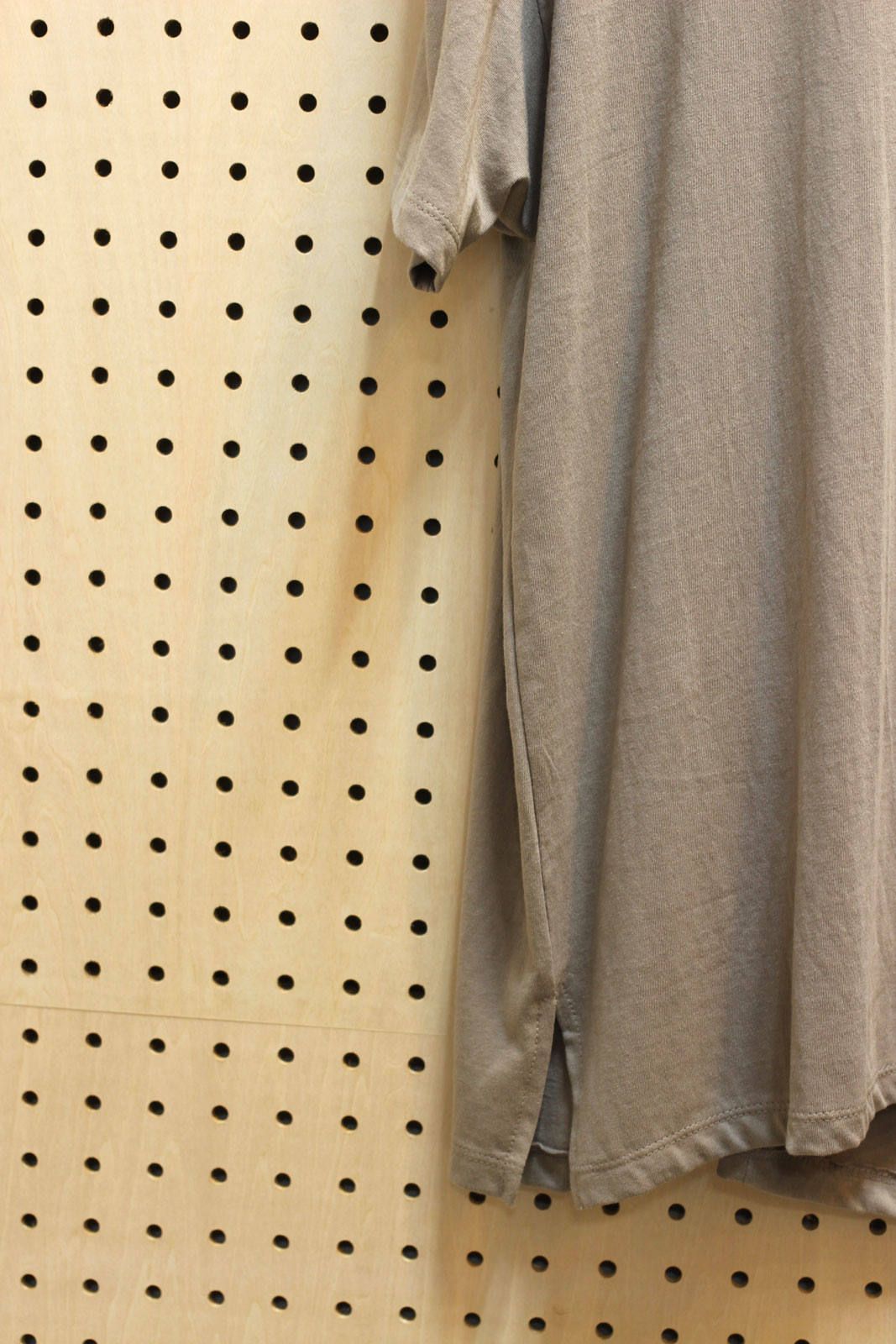 バックツイストTシャツ ブラウン