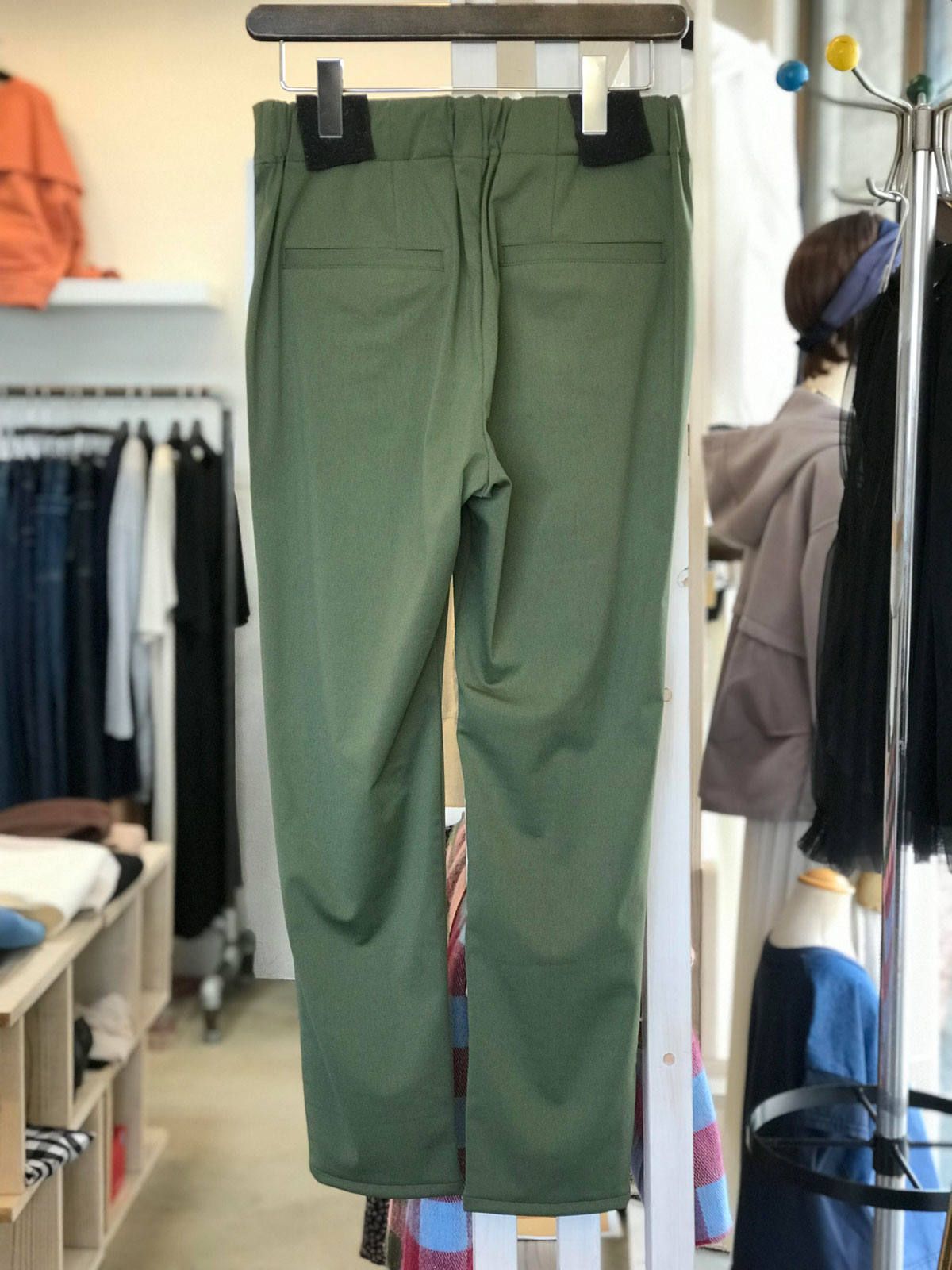 ハイテンションストレッチテーパードパンツ カーキ