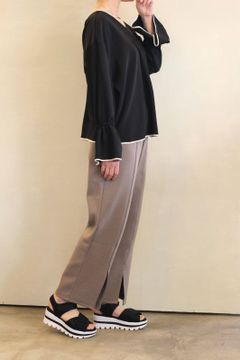 ソフトタッチスムース配色パイピングブラウス ブラック