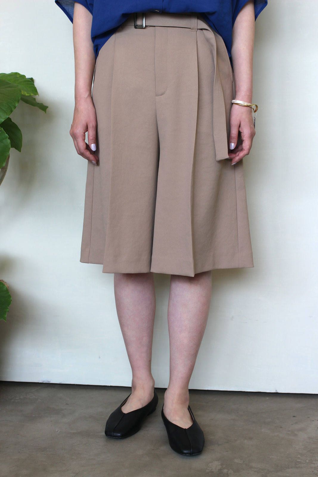 共ベルト付きショートパンツ ベージュ