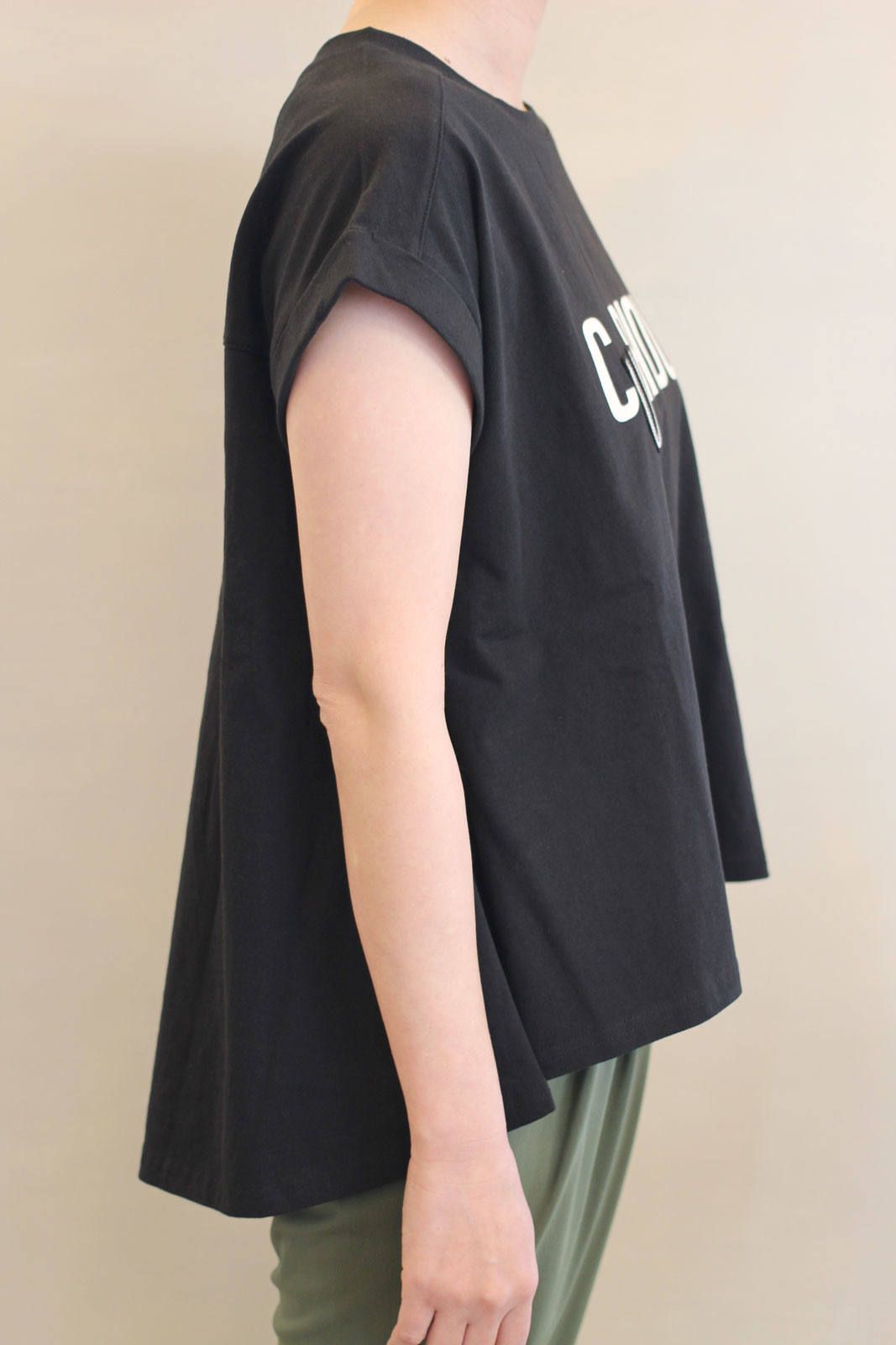 アンバランスロゴTシャツ ブラック