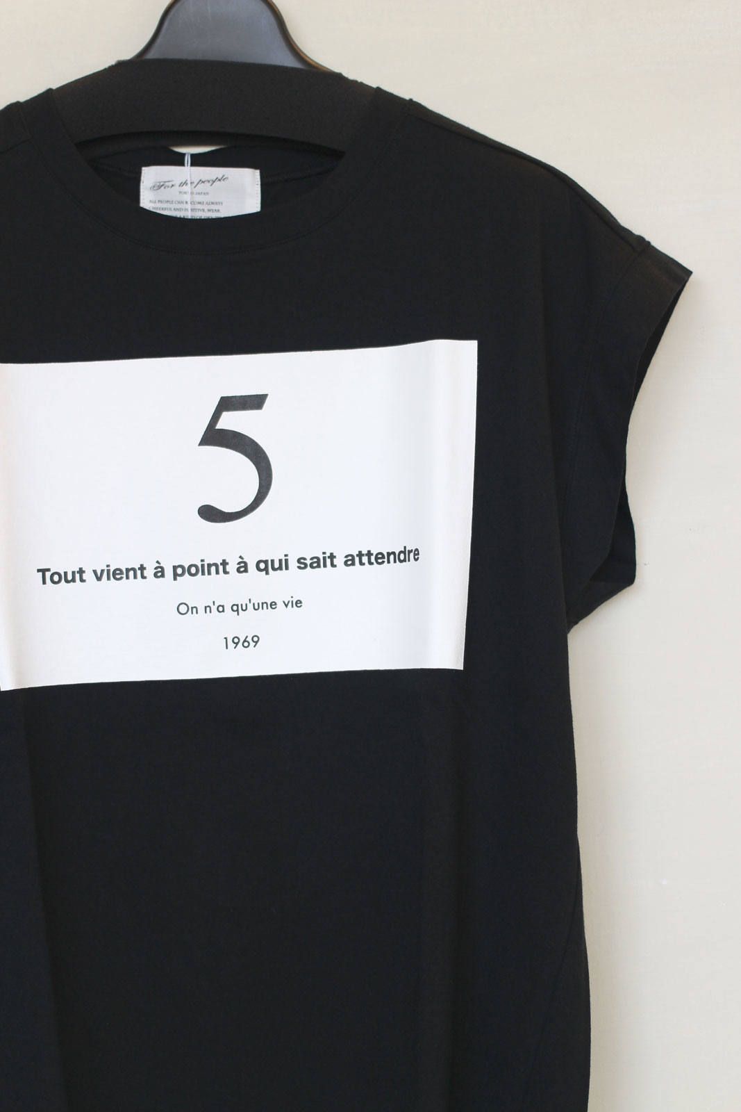 フレンチスリーブプリントTシャツ ブラック