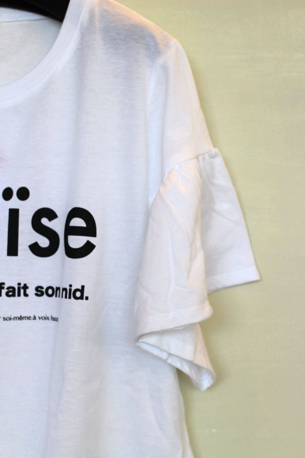 フォントプリントフリル袖Tシャツ ホワイト
