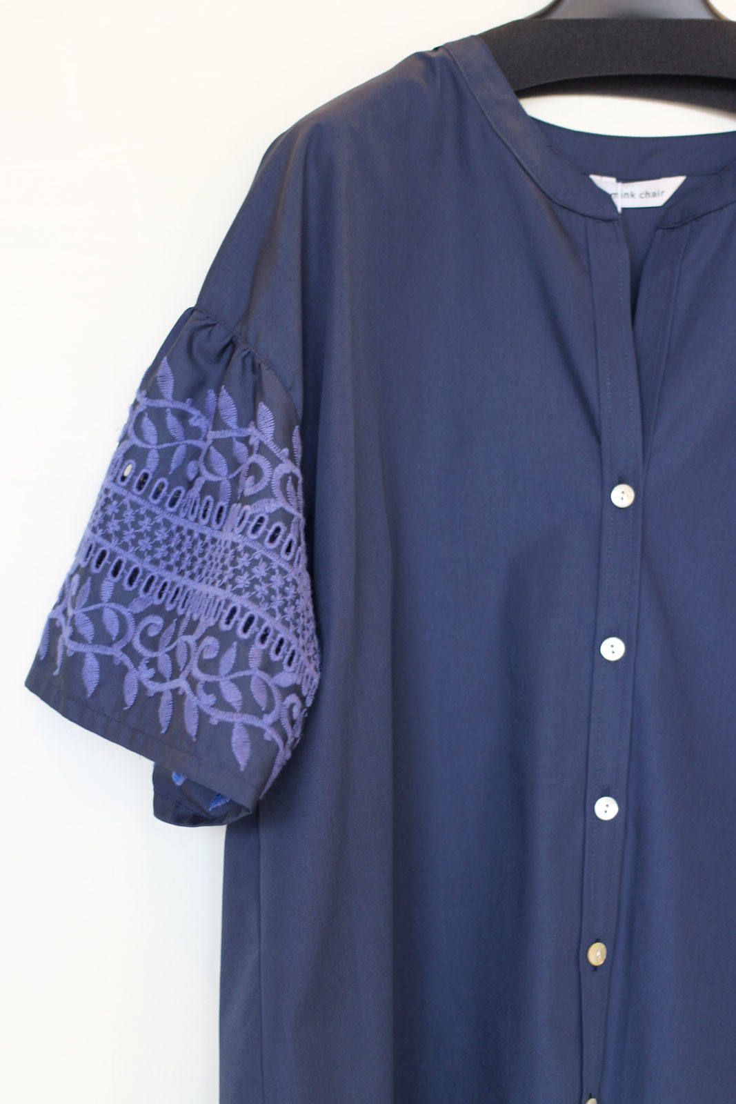 袖刺繍レースブラウス ネイビー