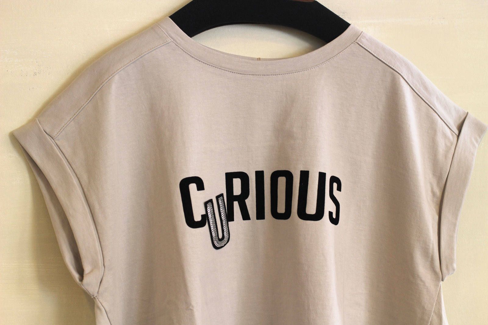 アンバランスロゴTシャツ ベージュ