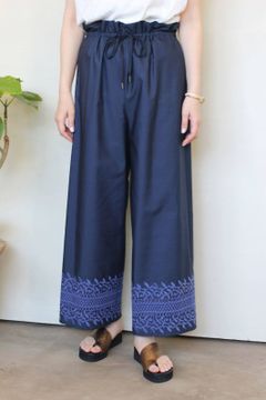裾刺繍レースワイドパンツ ネイビー