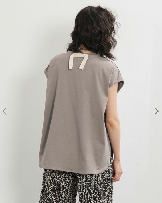 袖なしTシャツ 岩肌