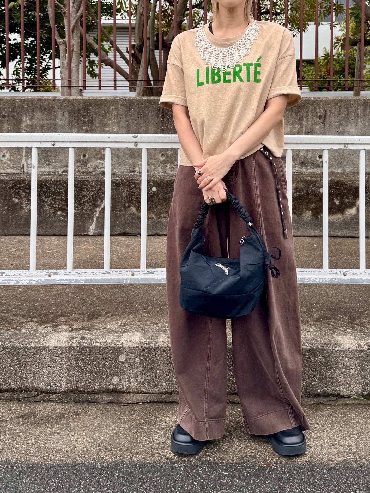 TORAラウンドショルダーバッグ ブラック