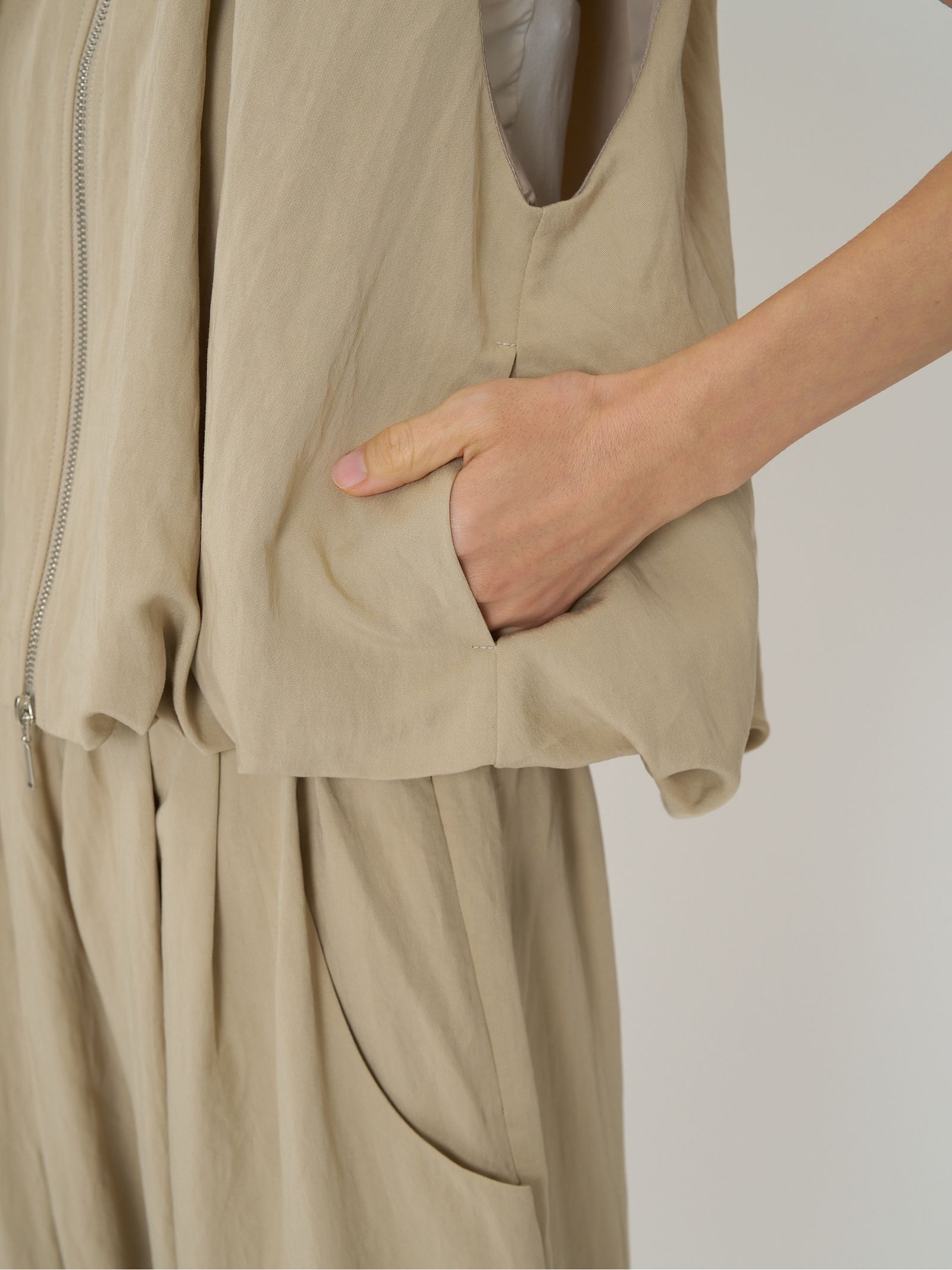 [4261-025MK] ダブルジップバルーンジレ ベージュ