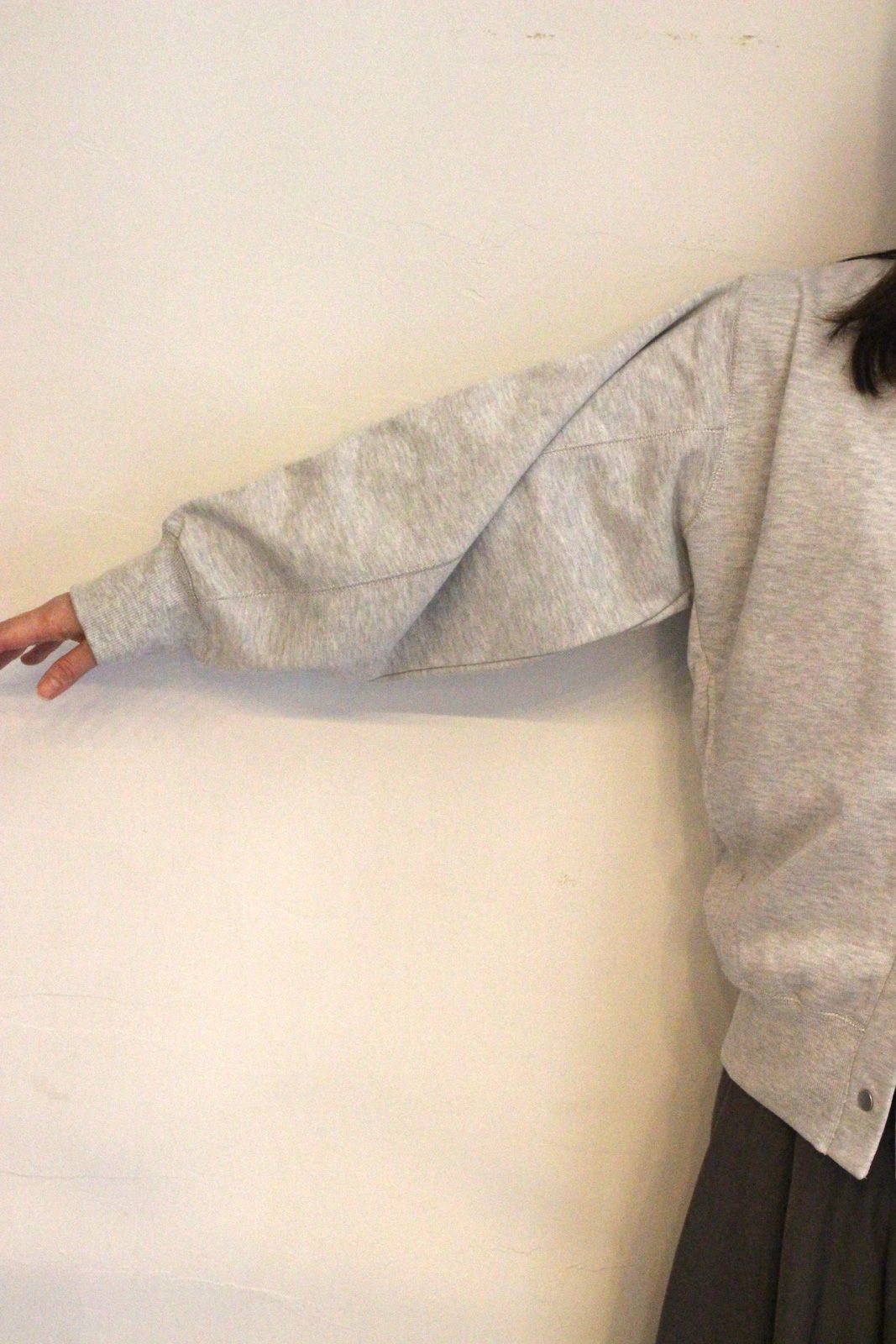 ラメステッチクルーネックカーディガン オートミール