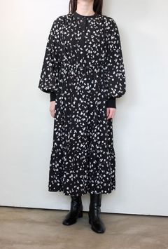 無地デシンワンピース フラワーブラック